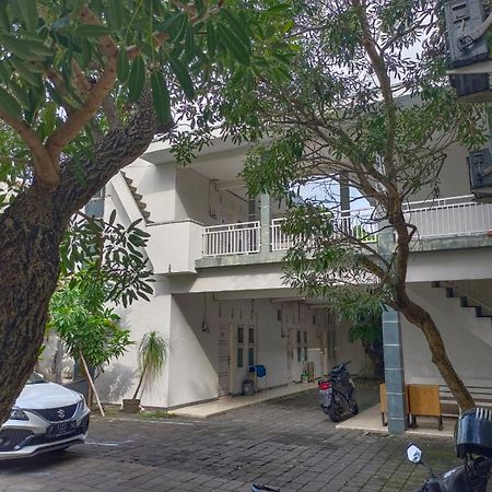 Oemah Jawa Guesthouse เจมเบอร์ ภายนอก รูปภาพ
