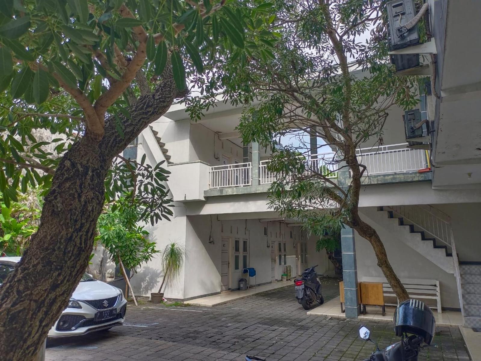 Oemah Jawa Guesthouse เจมเบอร์ ภายนอก รูปภาพ